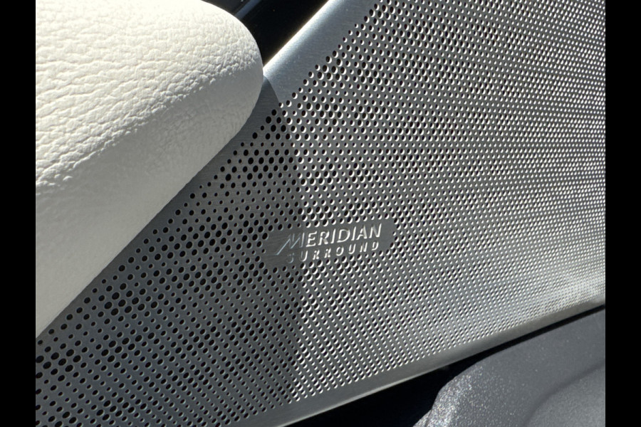 Land Rover Range Rover Velar 2.0 250PK AWD R-DYNAMIC BLACK PACK SE LEDER/VIRTUAL/PANORAMADAK