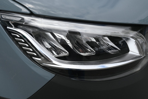 Mercedes-Benz Sprinter 319 CDI 4x4 L2H2 Pro HD Distronic, Draaistoelen, LED, Electrische schuifdeur Mercedes-Benz Sprinter 319 CDI 4x4 L2H2 Pro HD Distronic, Draaistoelen, LED, Electrische schuifdeur