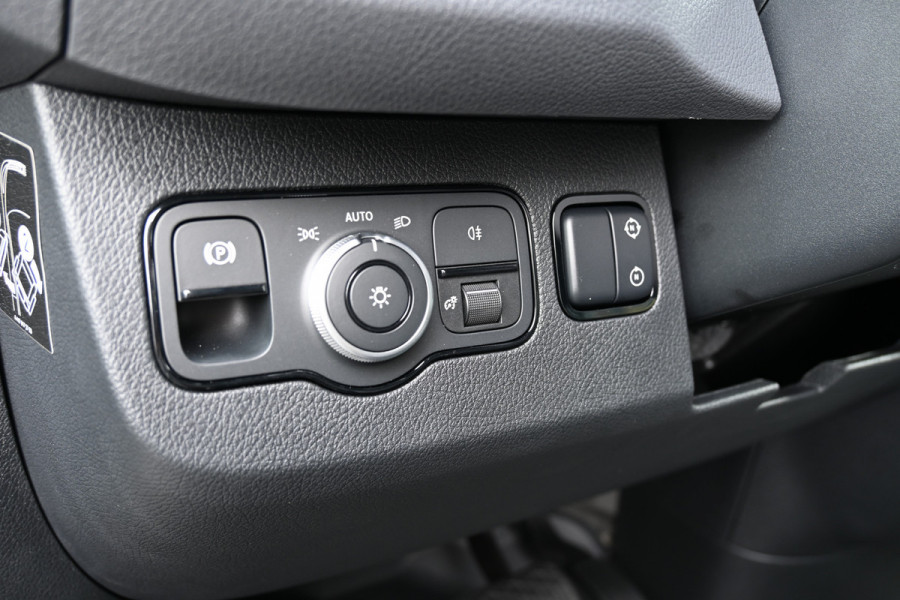 Mercedes-Benz Sprinter 319 CDI 4x4 L2H2 Pro HD Distronic, Draaistoelen, LED, Electrische schuifdeur Mercedes-Benz Sprinter 319 CDI 4x4 L2H2 Pro HD Distronic, Draaistoelen, LED, Electrische schuifdeur