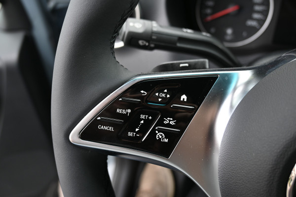 Mercedes-Benz Sprinter 319 CDI 4x4 L2H2 Pro HD Distronic, Draaistoelen, LED, Electrische schuifdeur Mercedes-Benz Sprinter 319 CDI 4x4 L2H2 Pro HD Distronic, Draaistoelen, LED, Electrische schuifdeur