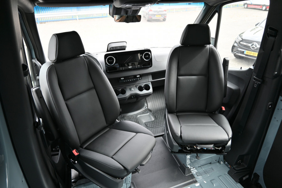Mercedes-Benz Sprinter 319 CDI 4x4 L2H2 Pro HD Distronic, Draaistoelen, LED, Electrische schuifdeur Mercedes-Benz Sprinter 319 CDI 4x4 L2H2 Pro HD Distronic, Draaistoelen, LED, Electrische schuifdeur