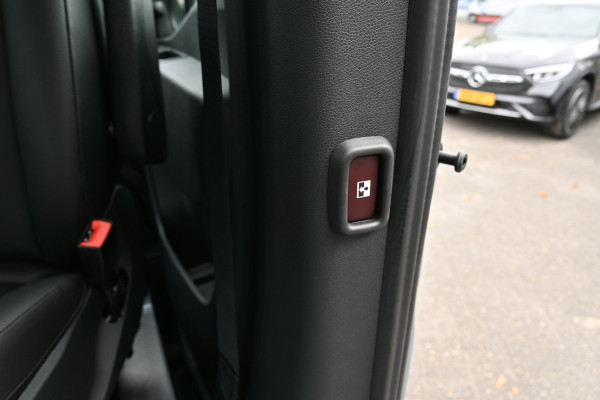 Mercedes-Benz Sprinter 319 CDI 4x4 L2H2 Pro HD Distronic, Draaistoelen, LED, Electrische schuifdeur Mercedes-Benz Sprinter 319 CDI 4x4 L2H2 Pro HD Distronic, Draaistoelen, LED, Electrische schuifdeur