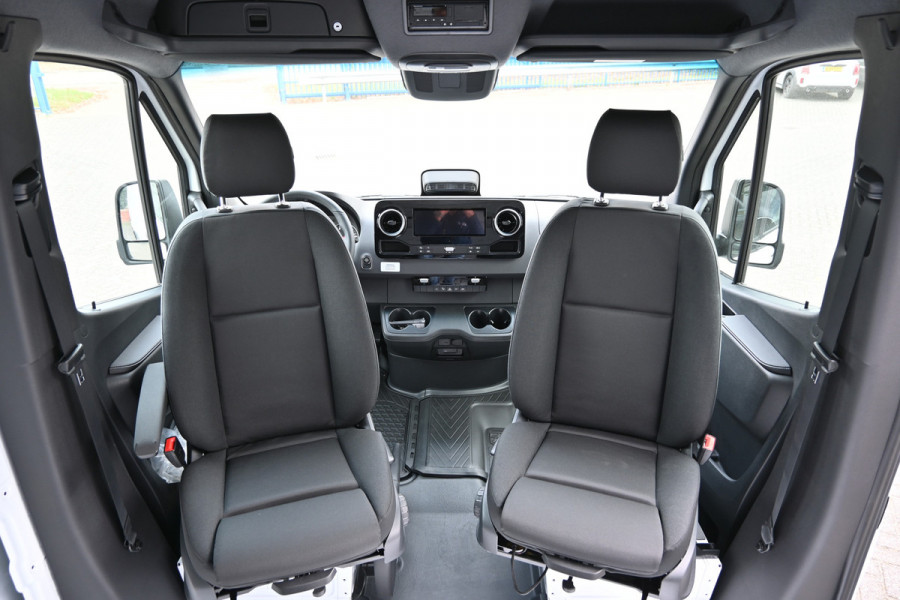 Mercedes-Benz Sprinter 319 CDI 4x4 L2H2 Pro Draaistoelen, LED, 360 Graden Camera, Navigatie Mercedes-Benz Sprinter 319 CDI 4x4 L2H2 Pro Draaistoelen, LED, 360 Graden Camera, Navigatie