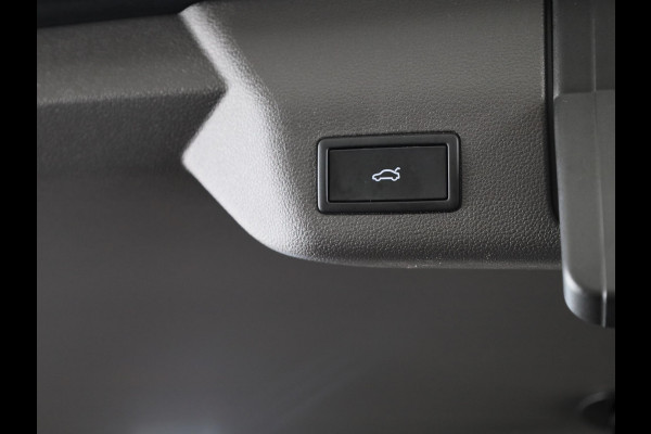 Volkswagen Multivan 1.5 eHybrid L2 Bulli Edition 4Motion 7 persoons | Trekhaak | Assistentiepakket | Verwarmbare voorstoelen