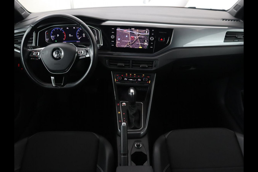 Volkswagen Polo 1.0 TSI R Line | Panoramadak | Stoelverwarming | Camera | Keyless | Adaptive cruise | Full LED | Virtual Cockpit | Navigatie | Climate control Volkswagen Polo 1.0 TSI R Line | Panoramadak | Stoelverwarming | Camera | Keyless | Adaptive cruise | Full LED | Virtual Cockpit | Navigatie | Climate control