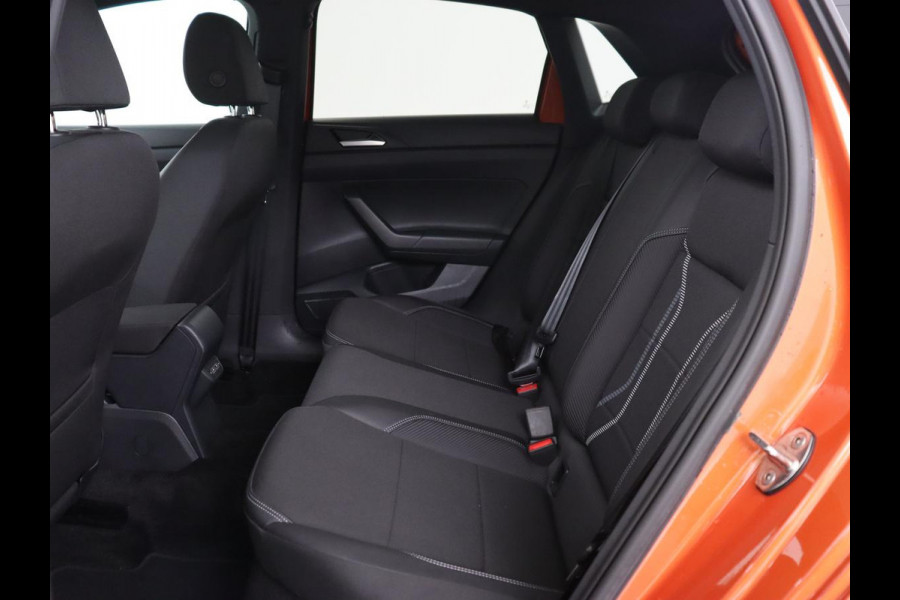 Volkswagen Polo 1.0 TSI R Line | Panoramadak | Stoelverwarming | Camera | Keyless | Adaptive cruise | Full LED | Virtual Cockpit | Navigatie | Climate control Volkswagen Polo 1.0 TSI R Line | Panoramadak | Stoelverwarming | Camera | Keyless | Adaptive cruise | Full LED | Virtual Cockpit | Navigatie | Climate control