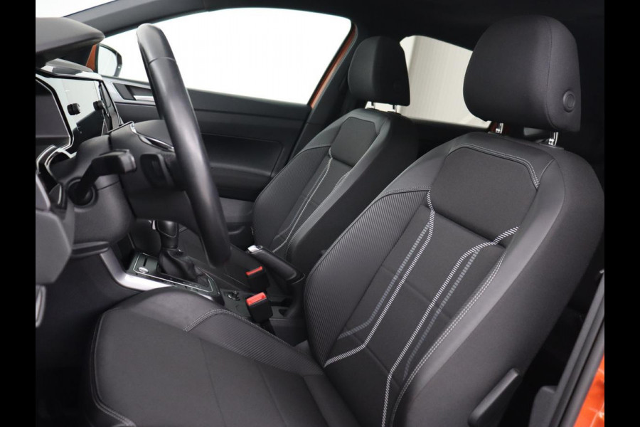 Volkswagen Polo 1.0 TSI R Line | Panoramadak | Stoelverwarming | Camera | Keyless | Adaptive cruise | Full LED | Virtual Cockpit | Navigatie | Climate control Volkswagen Polo 1.0 TSI R Line | Panoramadak | Stoelverwarming | Camera | Keyless | Adaptive cruise | Full LED | Virtual Cockpit | Navigatie | Climate control