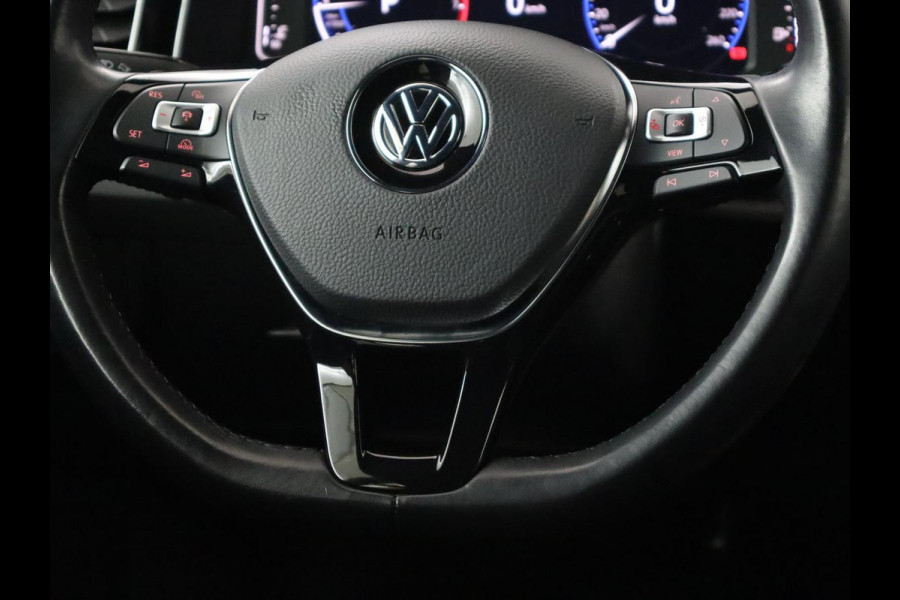 Volkswagen Polo 1.0 TSI R Line | Panoramadak | Stoelverwarming | Camera | Keyless | Adaptive cruise | Full LED | Virtual Cockpit | Navigatie | Climate control Volkswagen Polo 1.0 TSI R Line | Panoramadak | Stoelverwarming | Camera | Keyless | Adaptive cruise | Full LED | Virtual Cockpit | Navigatie | Climate control