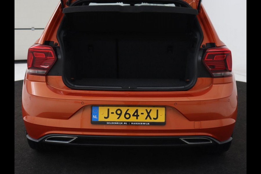 Volkswagen Polo 1.0 TSI R Line | Panoramadak | Stoelverwarming | Camera | Keyless | Adaptive cruise | Full LED | Virtual Cockpit | Navigatie | Climate control Volkswagen Polo 1.0 TSI R Line | Panoramadak | Stoelverwarming | Camera | Keyless | Adaptive cruise | Full LED | Virtual Cockpit | Navigatie | Climate control