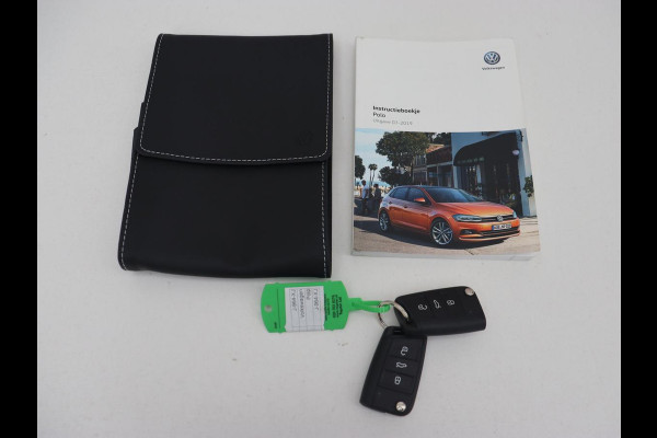 Volkswagen Polo 1.0 TSI R Line | Panoramadak | Stoelverwarming | Camera | Keyless | Adaptive cruise | Full LED | Virtual Cockpit | Navigatie | Climate control Volkswagen Polo 1.0 TSI R Line | Panoramadak | Stoelverwarming | Camera | Keyless | Adaptive cruise | Full LED | Virtual Cockpit | Navigatie | Climate control