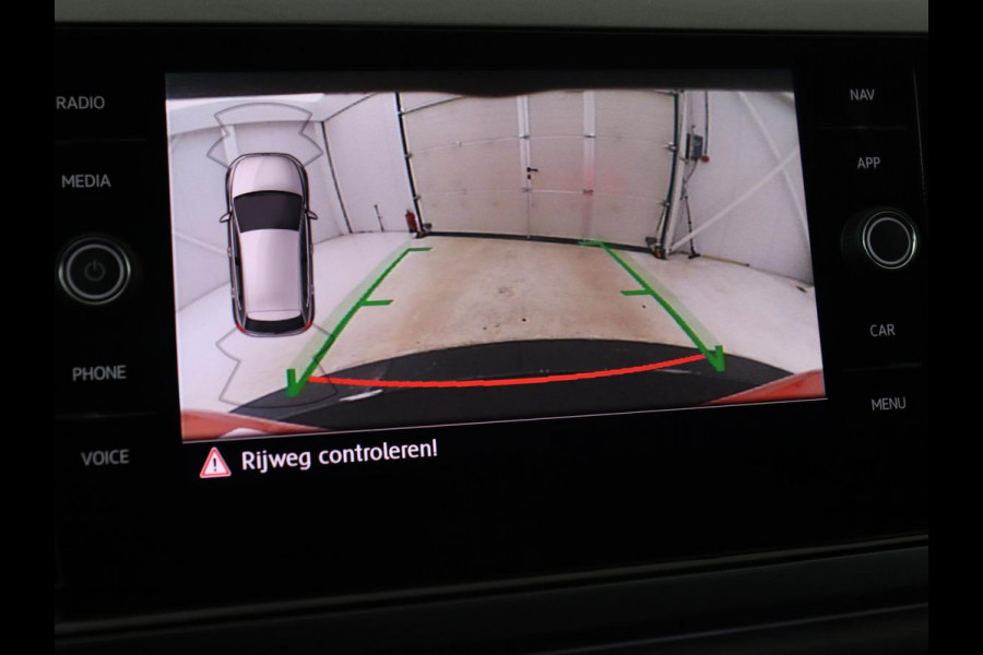 Volkswagen Polo 1.0 TSI R Line | Panoramadak | Stoelverwarming | Camera | Keyless | Adaptive cruise | Full LED | Virtual Cockpit | Navigatie | Climate control Volkswagen Polo 1.0 TSI R Line | Panoramadak | Stoelverwarming | Camera | Keyless | Adaptive cruise | Full LED | Virtual Cockpit | Navigatie | Climate control