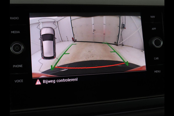 Volkswagen Polo 1.0 TSI R Line | Panoramadak | Stoelverwarming | Camera | Keyless | Adaptive cruise | Full LED | Virtual Cockpit | Navigatie | Climate control Volkswagen Polo 1.0 TSI R Line | Panoramadak | Stoelverwarming | Camera | Keyless | Adaptive cruise | Full LED | Virtual Cockpit | Navigatie | Climate control