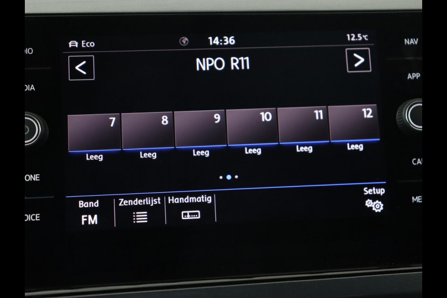 Volkswagen Polo 1.0 TSI R Line | Panoramadak | Stoelverwarming | Camera | Keyless | Adaptive cruise | Full LED | Virtual Cockpit | Navigatie | Climate control Volkswagen Polo 1.0 TSI R Line | Panoramadak | Stoelverwarming | Camera | Keyless | Adaptive cruise | Full LED | Virtual Cockpit | Navigatie | Climate control