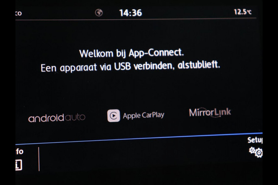 Volkswagen Polo 1.0 TSI R Line | Panoramadak | Stoelverwarming | Camera | Keyless | Adaptive cruise | Full LED | Virtual Cockpit | Navigatie | Climate control Volkswagen Polo 1.0 TSI R Line | Panoramadak | Stoelverwarming | Camera | Keyless | Adaptive cruise | Full LED | Virtual Cockpit | Navigatie | Climate control