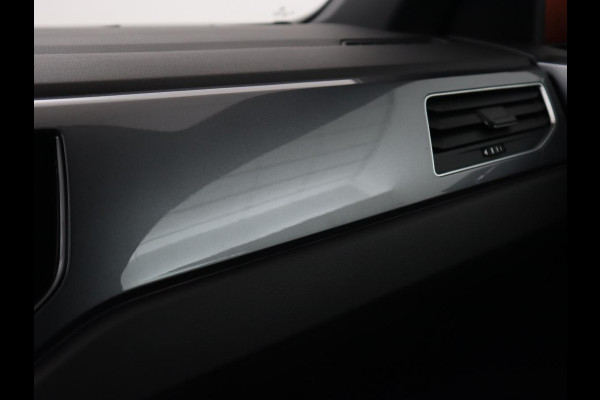 Volkswagen Polo 1.0 TSI R Line | Panoramadak | Stoelverwarming | Camera | Keyless | Adaptive cruise | Full LED | Virtual Cockpit | Navigatie | Climate control Volkswagen Polo 1.0 TSI R Line | Panoramadak | Stoelverwarming | Camera | Keyless | Adaptive cruise | Full LED | Virtual Cockpit | Navigatie | Climate control