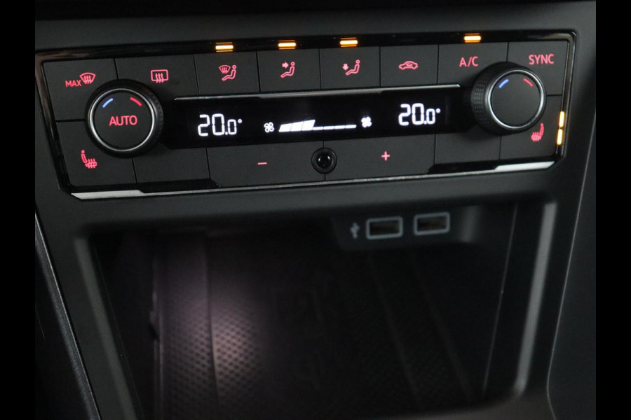 Volkswagen Polo 1.0 TSI R Line | Panoramadak | Stoelverwarming | Camera | Keyless | Adaptive cruise | Full LED | Virtual Cockpit | Navigatie | Climate control Volkswagen Polo 1.0 TSI R Line | Panoramadak | Stoelverwarming | Camera | Keyless | Adaptive cruise | Full LED | Virtual Cockpit | Navigatie | Climate control