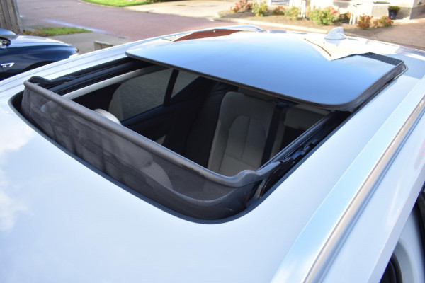 Volvo XC40 1.5 T3 Momentum Pro | PANO | CAMERA | APPLE CARPLAY | ANDROID AUTO | ACC | NAP