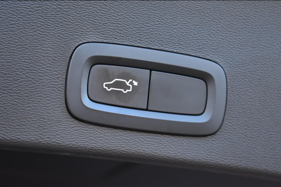 Volvo XC40 1.5 T3 Momentum Pro | PANO | CAMERA | APPLE CARPLAY | ANDROID AUTO | ACC | NAP