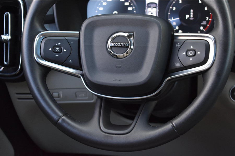 Volvo XC40 1.5 T3 Momentum Pro | PANO | CAMERA | APPLE CARPLAY | ANDROID AUTO | ACC | NAP