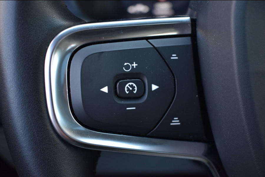 Volvo XC40 1.5 T3 Momentum Pro | PANO | CAMERA | APPLE CARPLAY | ANDROID AUTO | ACC | NAP