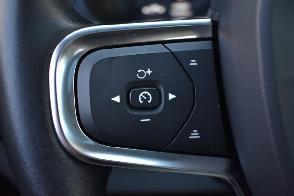 Volvo XC40 1.5 T3 Momentum Pro | PANO | CAMERA | APPLE CARPLAY | ANDROID AUTO | ACC | NAP