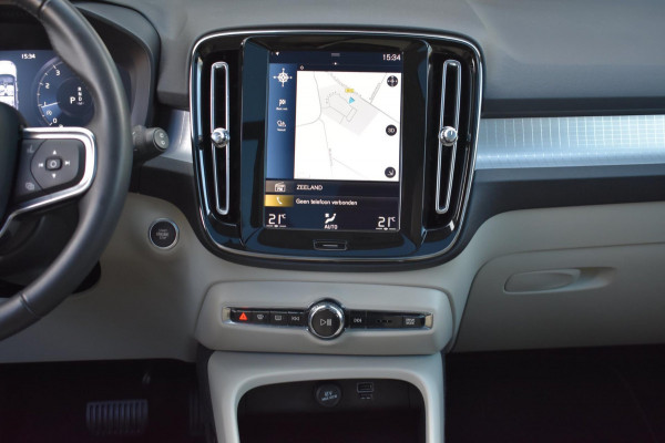 Volvo XC40 1.5 T3 Momentum Pro | PANO | CAMERA | APPLE CARPLAY | ANDROID AUTO | ACC | NAP