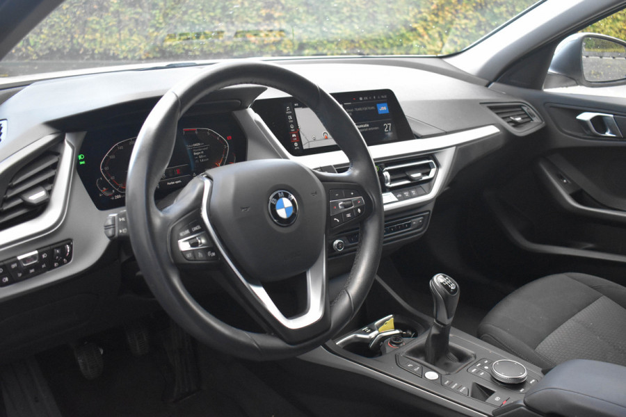 BMW 1-serie 118i Executive Edition | Navi Prof. | Carplay | Virtual Cockpit | DAB | PDC BMW 1-serie 118i Executive Edition | Navi Prof. | Carplay | Virtual Cockpit | DAB | PDC