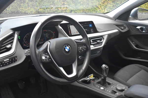 BMW 1-serie 118i Executive Edition | Navi Prof. | Carplay | Virtual Cockpit | DAB | PDC BMW 1-serie 118i Executive Edition | Navi Prof. | Carplay | Virtual Cockpit | DAB | PDC