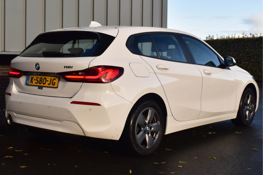 BMW 1-serie 118i Executive Edition | Navi Prof. | Carplay | Virtual Cockpit | DAB | PDC BMW 1-serie 118i Executive Edition | Navi Prof. | Carplay | Virtual Cockpit | DAB | PDC
