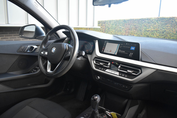 BMW 1-serie 118i Executive Edition | Navi Prof. | Carplay | Virtual Cockpit | DAB | PDC BMW 1-serie 118i Executive Edition | Navi Prof. | Carplay | Virtual Cockpit | DAB | PDC
