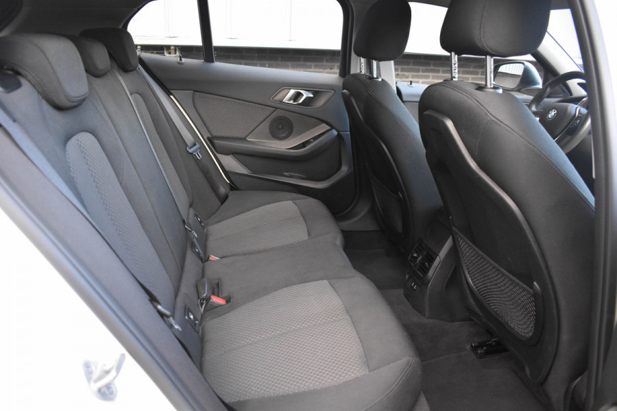 BMW 1-serie 118i Executive Edition | Navi Prof. | Carplay | Virtual Cockpit | DAB | PDC BMW 1-serie 118i Executive Edition | Navi Prof. | Carplay | Virtual Cockpit | DAB | PDC