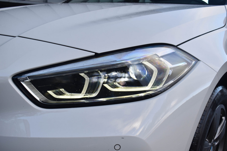 BMW 1-serie 118i Executive Edition | Navi Prof. | Carplay | Virtual Cockpit | DAB | PDC BMW 1-serie 118i Executive Edition | Navi Prof. | Carplay | Virtual Cockpit | DAB | PDC