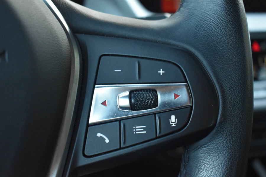 BMW 1-serie 118i Executive Edition | Navi Prof. | Carplay | Virtual Cockpit | DAB | PDC BMW 1-serie 118i Executive Edition | Navi Prof. | Carplay | Virtual Cockpit | DAB | PDC