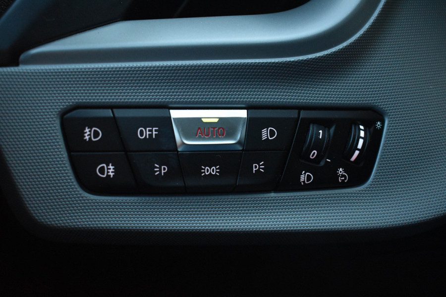 BMW 1-serie 118i Executive Edition | Navi Prof. | Carplay | Virtual Cockpit | DAB | PDC BMW 1-serie 118i Executive Edition | Navi Prof. | Carplay | Virtual Cockpit | DAB | PDC