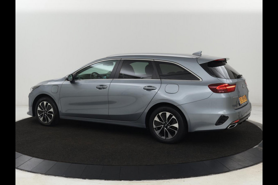 Kia Ceed 1.6 GDI PHEV DynamicLine | Carplay | Camera | Navigatie | Keyless | Climate control | Cruise control | Full LED | Parkeerhulp | Plug In Kia Ceed 1.6 GDI PHEV DynamicLine | Carplay | Camera | Navigatie | Keyless | Climate control | Cruise control | Full LED | Parkeerhulp | Plug In