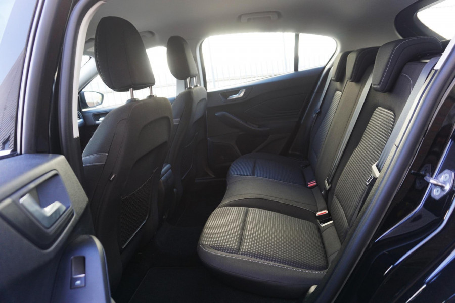 Ford Focus 1.0 EcoBoost 125PK Hybrid Edition Business/Camera /Rijklaarprijs! Ford Focus 1.0 EcoBoost 125PK Hybrid Edition Business/Camera /Rijklaarprijs!