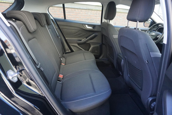 Ford Focus 1.0 EcoBoost 125PK Hybrid Edition Business/Camera /Rijklaarprijs! Ford Focus 1.0 EcoBoost 125PK Hybrid Edition Business/Camera /Rijklaarprijs!