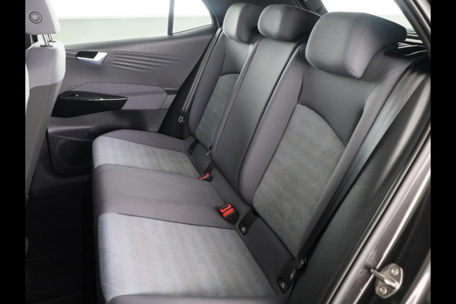 Volkswagen ID.3 Life 58 kWh 204 pk | Navigatie | Parkeersensoren | Adaptieve cruise control | LED koplampen | Stoelverwarming | Volkswagen ID.3 Life 58 kWh 204 pk | Navigatie | Parkeersensoren | Adaptieve cruise control | LED koplampen | Stoelverwarming |