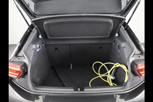 Volkswagen ID.3 Life 58 kWh 204 pk | Navigatie | Parkeersensoren | Adaptieve cruise control | LED koplampen | Stoelverwarming | Volkswagen ID.3 Life 58 kWh 204 pk | Navigatie | Parkeersensoren | Adaptieve cruise control | LED koplampen | Stoelverwarming |
