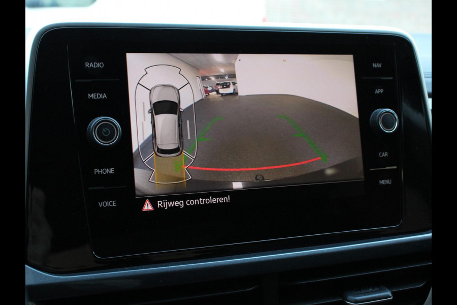 Volkswagen T-Roc 1.5 TSI 150pk DSG Style Plus | Navigatie | Apple Carplay/Android Auto | Parkeersensoren | Camera | Adaptive Cruise Control | Blind Spot Assist | Stoel- en stuurverwarming | Elektrische achterklep | Ledverlichting | Climate Control Volkswagen T-Roc 1.5 TSI 150pk DSG Style Plus | Navigatie | Apple Carplay/Android Auto | Parkeersensoren | Camera | Adaptive Cruise Control | Blind Spot Assist | Stoel- en stuurverwarming | Elektrische achterklep | Ledverlichting | Climate Control