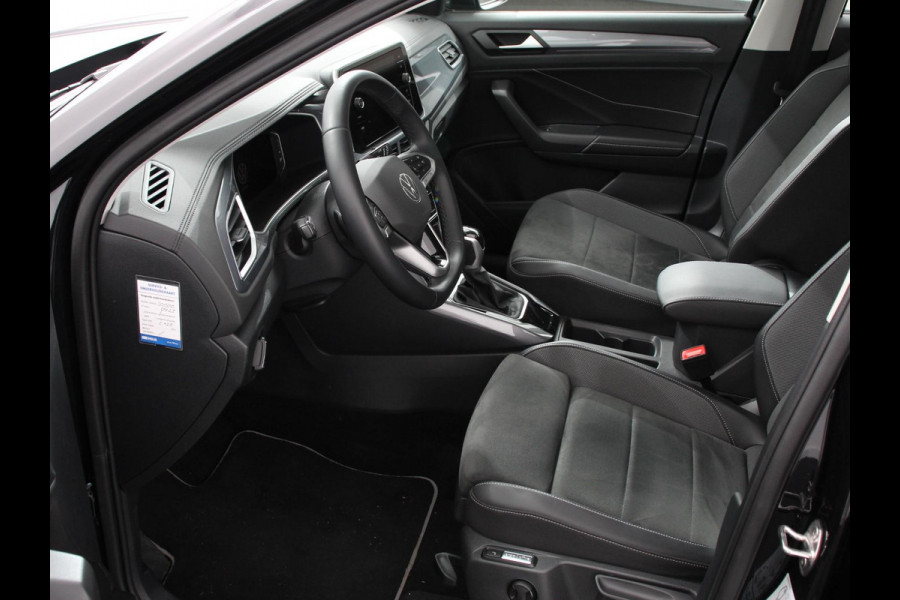 Volkswagen T-Roc 1.5 TSI 150pk DSG Style Plus | Navigatie | Apple Carplay/Android Auto | Parkeersensoren | Camera | Adaptive Cruise Control | Blind Spot Assist | Stoel- en stuurverwarming | Elektrische achterklep | Ledverlichting | Climate Control Volkswagen T-Roc 1.5 TSI 150pk DSG Style Plus | Navigatie | Apple Carplay/Android Auto | Parkeersensoren | Camera | Adaptive Cruise Control | Blind Spot Assist | Stoel- en stuurverwarming | Elektrische achterklep | Ledverlichting | Climate Control