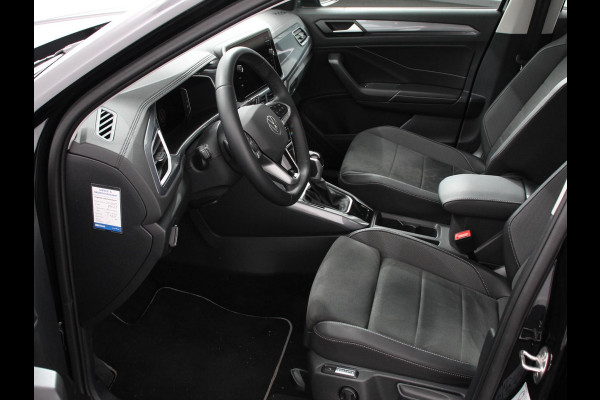 Volkswagen T-Roc 1.5 TSI 150pk DSG Style Plus | Navigatie | Apple Carplay/Android Auto | Parkeersensoren | Camera | Adaptive Cruise Control | Blind Spot Assist | Stoel- en stuurverwarming | Elektrische achterklep | Ledverlichting | Climate Control Volkswagen T-Roc 1.5 TSI 150pk DSG Style Plus | Navigatie | Apple Carplay/Android Auto | Parkeersensoren | Camera | Adaptive Cruise Control | Blind Spot Assist | Stoel- en stuurverwarming | Elektrische achterklep | Ledverlichting | Climate Control