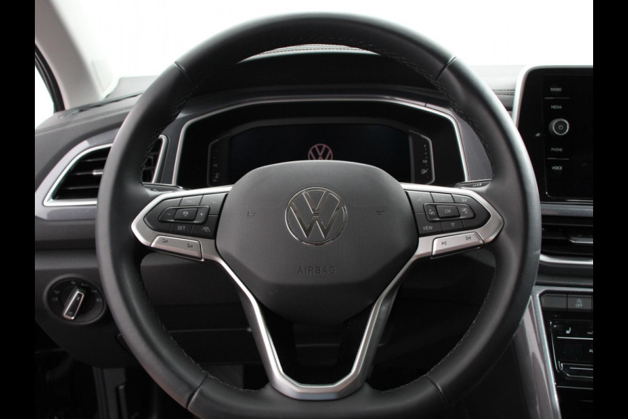 Volkswagen T-Roc 1.5 TSI 150pk DSG Style Plus | Navigatie | Apple Carplay/Android Auto | Parkeersensoren | Camera | Adaptive Cruise Control | Blind Spot Assist | Stoel- en stuurverwarming | Elektrische achterklep | Ledverlichting | Climate Control Volkswagen T-Roc 1.5 TSI 150pk DSG Style Plus | Navigatie | Apple Carplay/Android Auto | Parkeersensoren | Camera | Adaptive Cruise Control | Blind Spot Assist | Stoel- en stuurverwarming | Elektrische achterklep | Ledverlichting | Climate Control