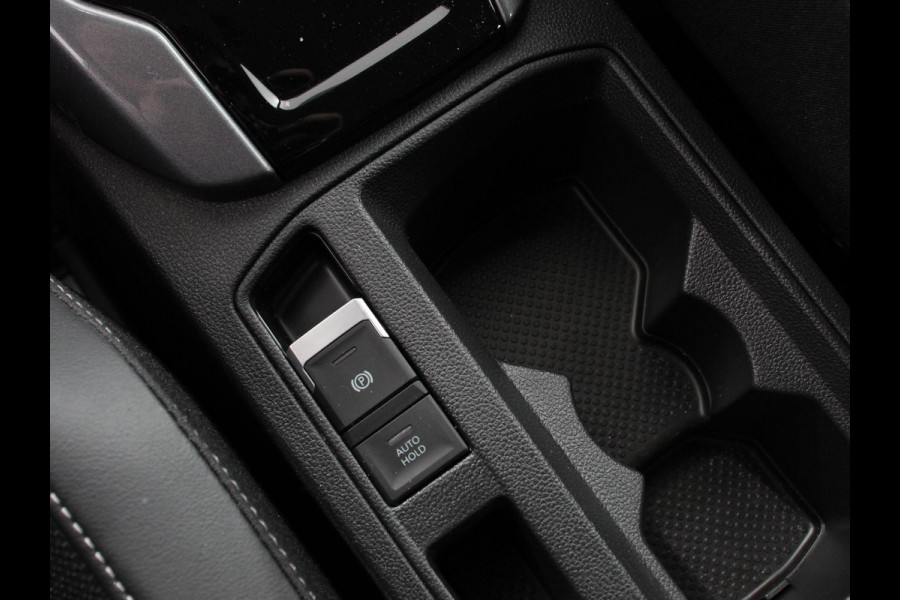 Volkswagen T-Roc 1.5 TSI 150pk DSG Style Plus | Navigatie | Apple Carplay/Android Auto | Parkeersensoren | Camera | Adaptive Cruise Control | Blind Spot Assist | Stoel- en stuurverwarming | Elektrische achterklep | Ledverlichting | Climate Control Volkswagen T-Roc 1.5 TSI 150pk DSG Style Plus | Navigatie | Apple Carplay/Android Auto | Parkeersensoren | Camera | Adaptive Cruise Control | Blind Spot Assist | Stoel- en stuurverwarming | Elektrische achterklep | Ledverlichting | Climate Control