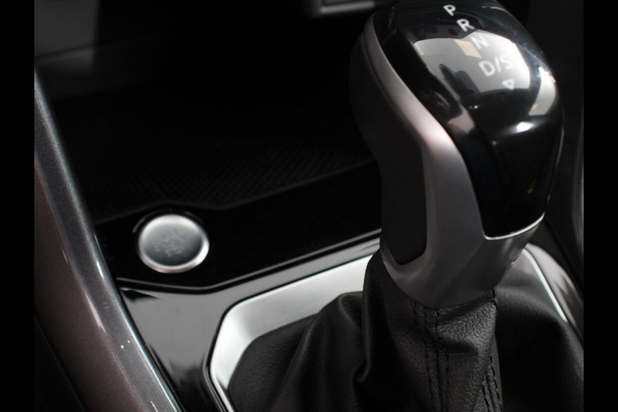 Volkswagen T-Roc 1.5 TSI 150pk DSG Style Plus | Navigatie | Apple Carplay/Android Auto | Parkeersensoren | Camera | Adaptive Cruise Control | Blind Spot Assist | Stoel- en stuurverwarming | Elektrische achterklep | Ledverlichting | Climate Control Volkswagen T-Roc 1.5 TSI 150pk DSG Style Plus | Navigatie | Apple Carplay/Android Auto | Parkeersensoren | Camera | Adaptive Cruise Control | Blind Spot Assist | Stoel- en stuurverwarming | Elektrische achterklep | Ledverlichting | Climate Control