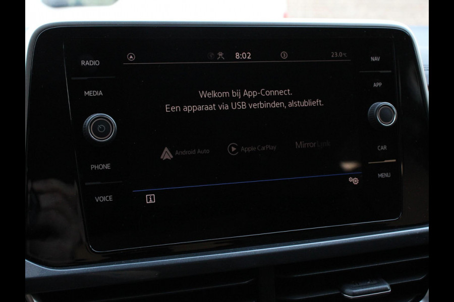 Volkswagen T-Roc 1.5 TSI 150pk DSG Style Plus | Navigatie | Apple Carplay/Android Auto | Parkeersensoren | Camera | Adaptive Cruise Control | Blind Spot Assist | Stoel- en stuurverwarming | Elektrische achterklep | Ledverlichting | Climate Control Volkswagen T-Roc 1.5 TSI 150pk DSG Style Plus | Navigatie | Apple Carplay/Android Auto | Parkeersensoren | Camera | Adaptive Cruise Control | Blind Spot Assist | Stoel- en stuurverwarming | Elektrische achterklep | Ledverlichting | Climate Control