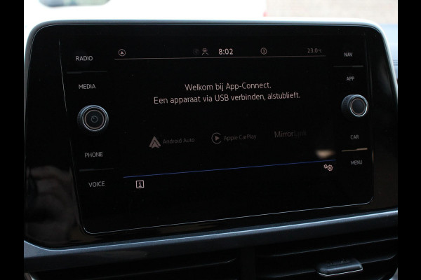 Volkswagen T-Roc 1.5 TSI 150pk DSG Style Plus | Navigatie | Apple Carplay/Android Auto | Parkeersensoren | Camera | Adaptive Cruise Control | Blind Spot Assist | Stoel- en stuurverwarming | Elektrische achterklep | Ledverlichting | Climate Control Volkswagen T-Roc 1.5 TSI 150pk DSG Style Plus | Navigatie | Apple Carplay/Android Auto | Parkeersensoren | Camera | Adaptive Cruise Control | Blind Spot Assist | Stoel- en stuurverwarming | Elektrische achterklep | Ledverlichting | Climate Control