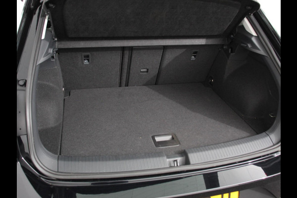 Volkswagen T-Roc 1.5 TSI 150pk DSG Style Plus | Navigatie | Apple Carplay/Android Auto | Parkeersensoren | Camera | Adaptive Cruise Control | Blind Spot Assist | Stoel- en stuurverwarming | Elektrische achterklep | Ledverlichting | Climate Control Volkswagen T-Roc 1.5 TSI 150pk DSG Style Plus | Navigatie | Apple Carplay/Android Auto | Parkeersensoren | Camera | Adaptive Cruise Control | Blind Spot Assist | Stoel- en stuurverwarming | Elektrische achterklep | Ledverlichting | Climate Control