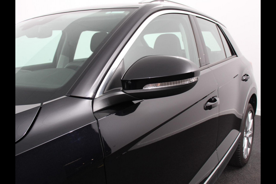 Volkswagen T-Roc 1.5 TSI 150pk DSG Style Plus | Navigatie | Apple Carplay/Android Auto | Parkeersensoren | Camera | Adaptive Cruise Control | Blind Spot Assist | Stoel- en stuurverwarming | Elektrische achterklep | Ledverlichting | Climate Control Volkswagen T-Roc 1.5 TSI 150pk DSG Style Plus | Navigatie | Apple Carplay/Android Auto | Parkeersensoren | Camera | Adaptive Cruise Control | Blind Spot Assist | Stoel- en stuurverwarming | Elektrische achterklep | Ledverlichting | Climate Control