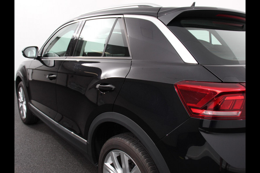 Volkswagen T-Roc 1.5 TSI 150pk DSG Style Plus | Navigatie | Apple Carplay/Android Auto | Parkeersensoren | Camera | Adaptive Cruise Control | Blind Spot Assist | Stoel- en stuurverwarming | Elektrische achterklep | Ledverlichting | Climate Control Volkswagen T-Roc 1.5 TSI 150pk DSG Style Plus | Navigatie | Apple Carplay/Android Auto | Parkeersensoren | Camera | Adaptive Cruise Control | Blind Spot Assist | Stoel- en stuurverwarming | Elektrische achterklep | Ledverlichting | Climate Control